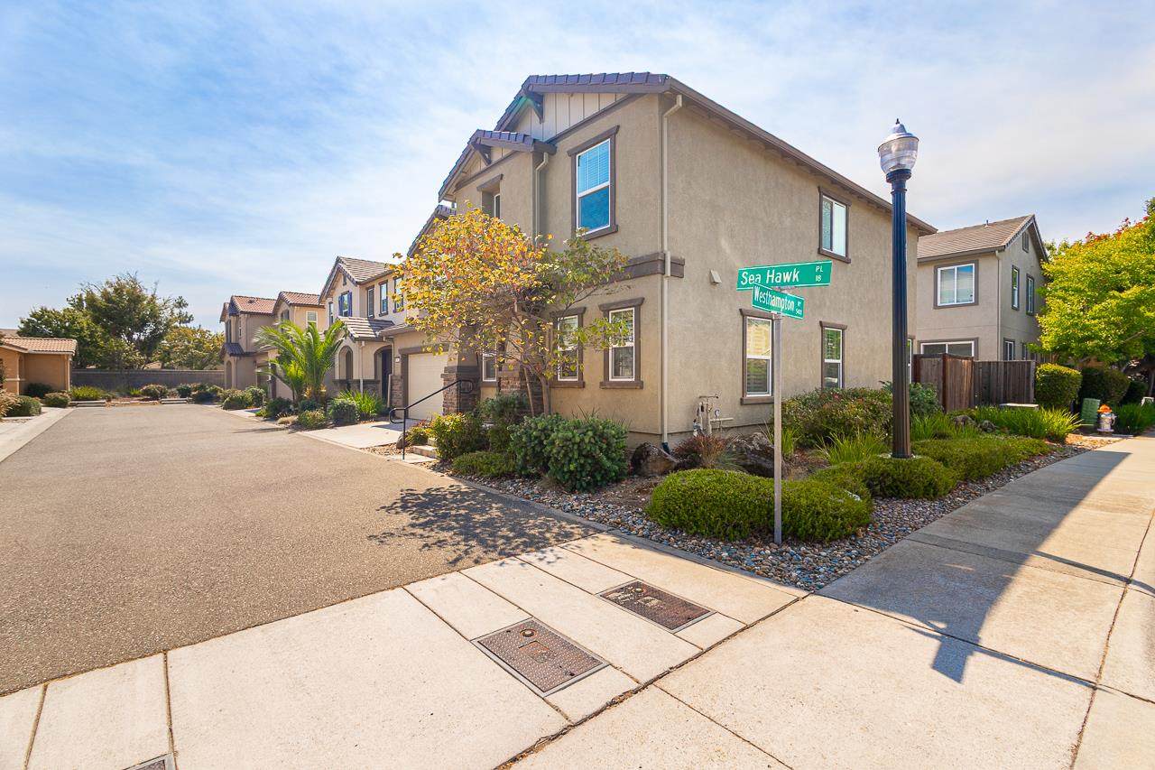 6 Sea Hawk Place - Photo 1