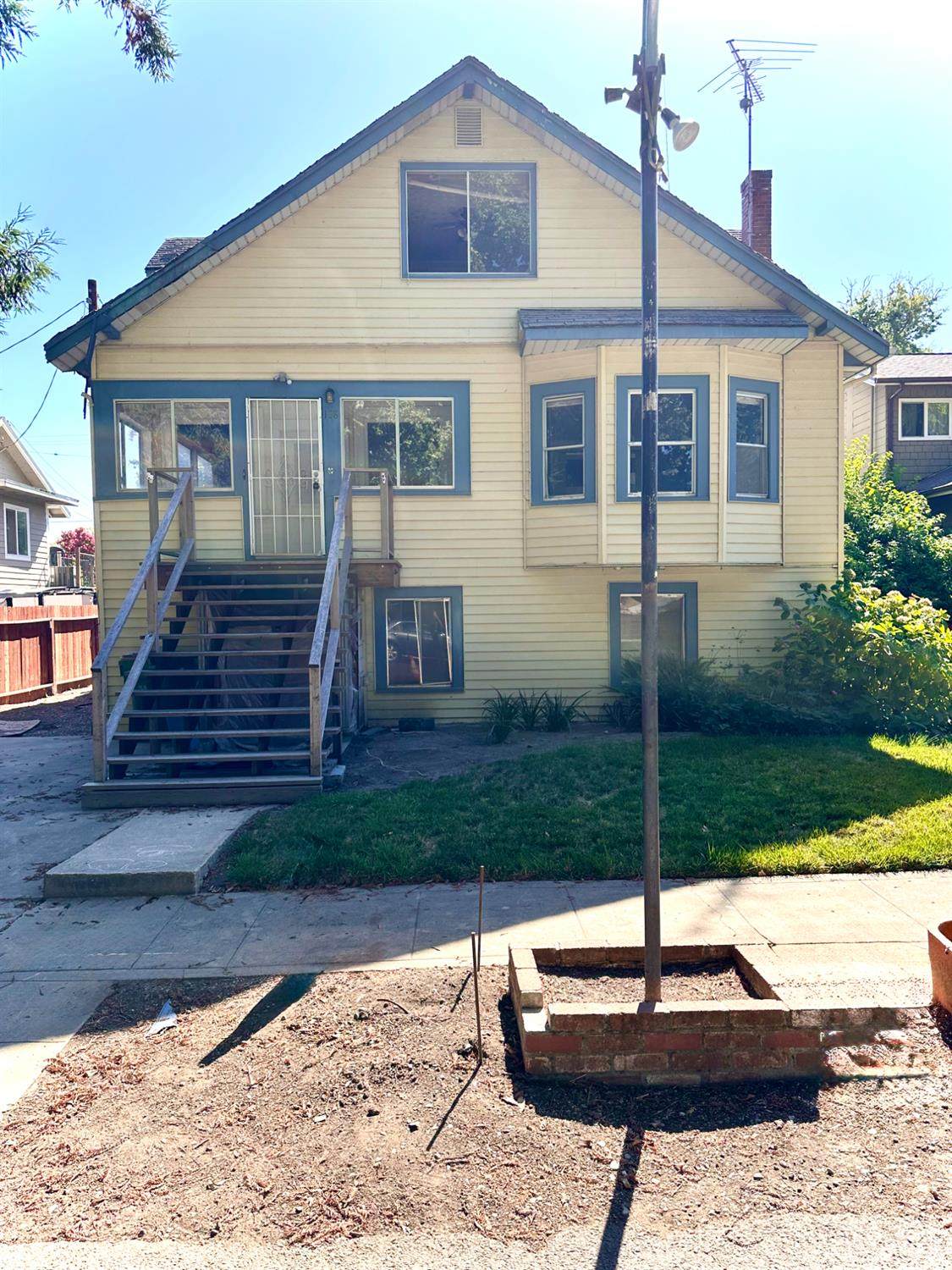 138 Bates Avenue - Photo 1