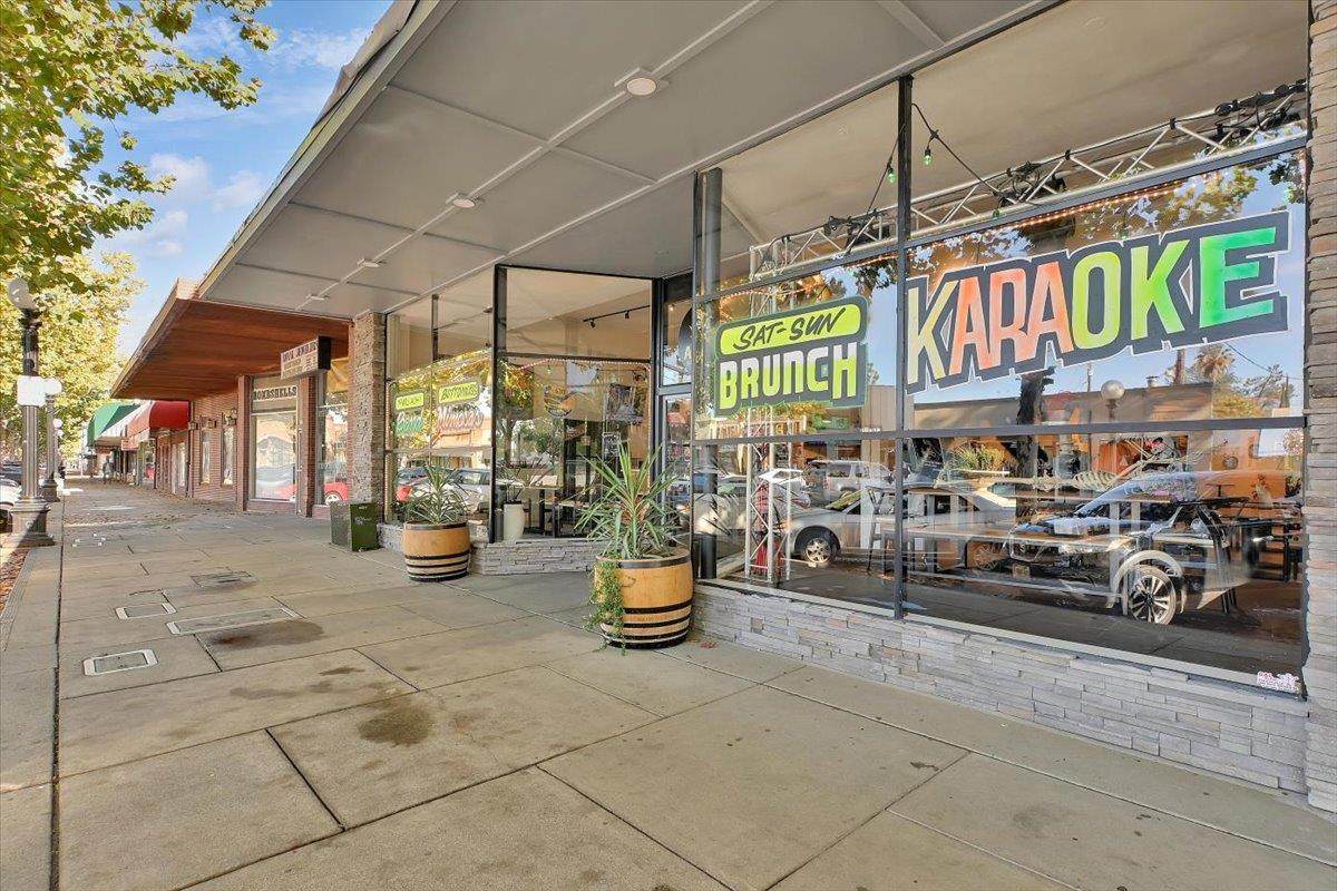 611 Plumas - Photo 1