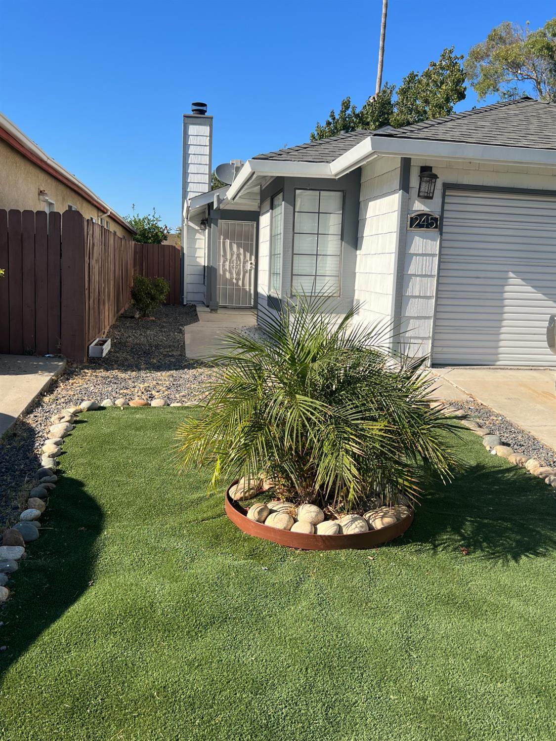 245 Hawthorne Drive - Photo 1