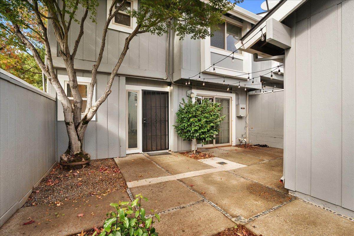 3292 Amethyst Lane - Photo 1