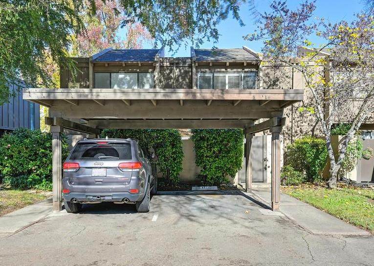 882 Woodside Lane - Photo 1