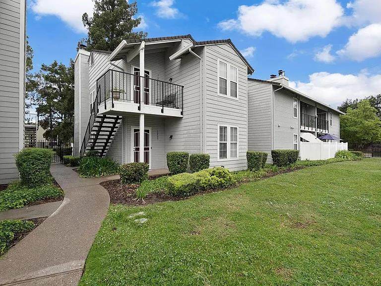 2400 Eilers Lane - Photo 1