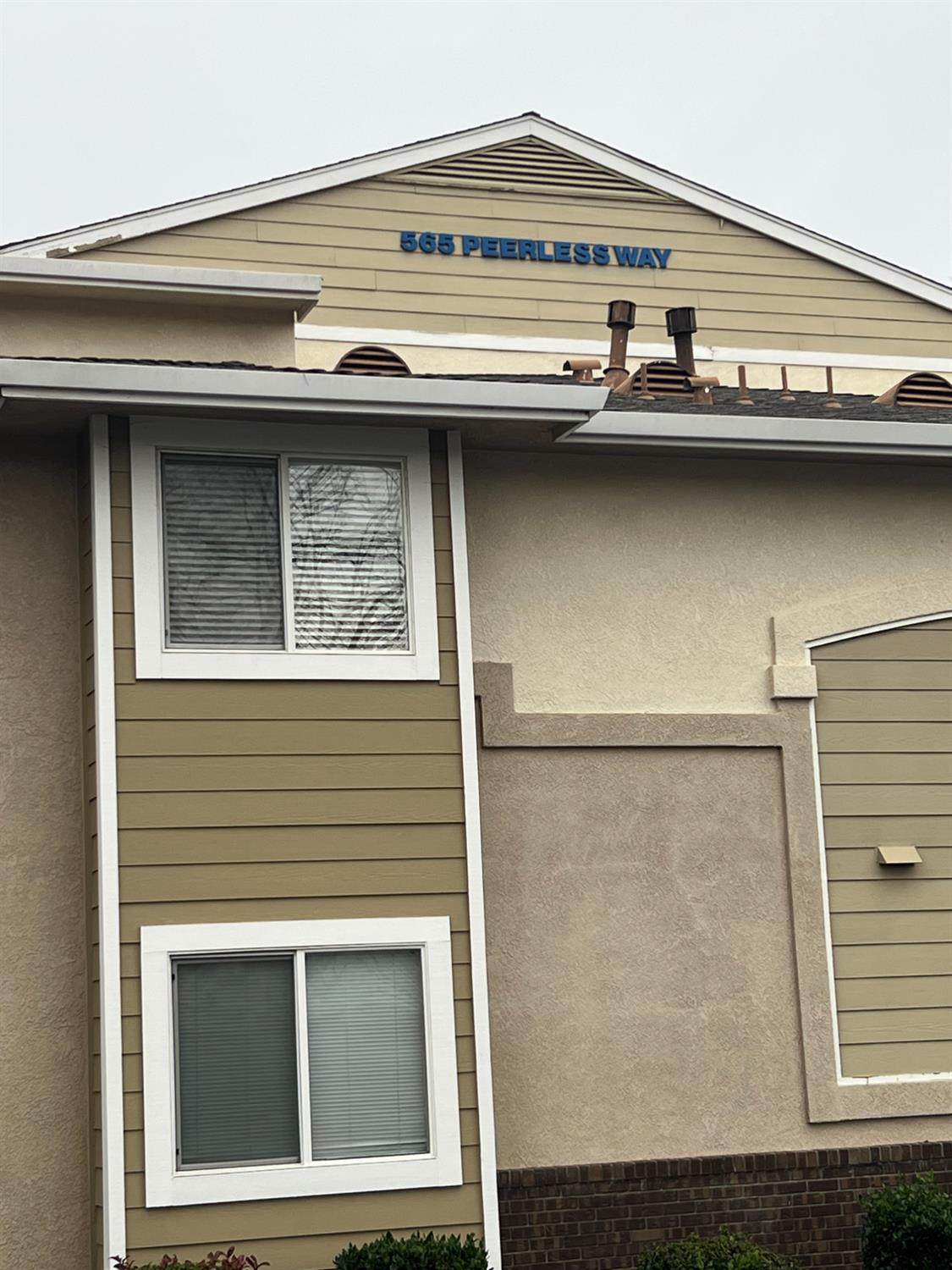 565 Peerless Way - Photo 1
