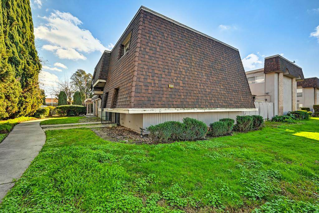 5626 Hillsdale Boulevard - Photo 1