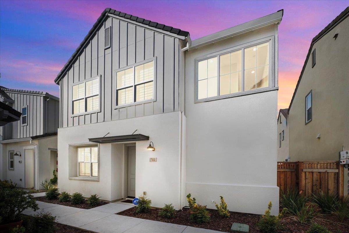 17552 Morning View Drive - Photo 1