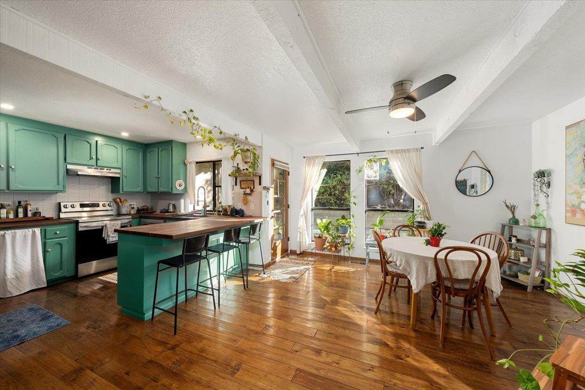 230 Foresthill Avenue - Photo 1