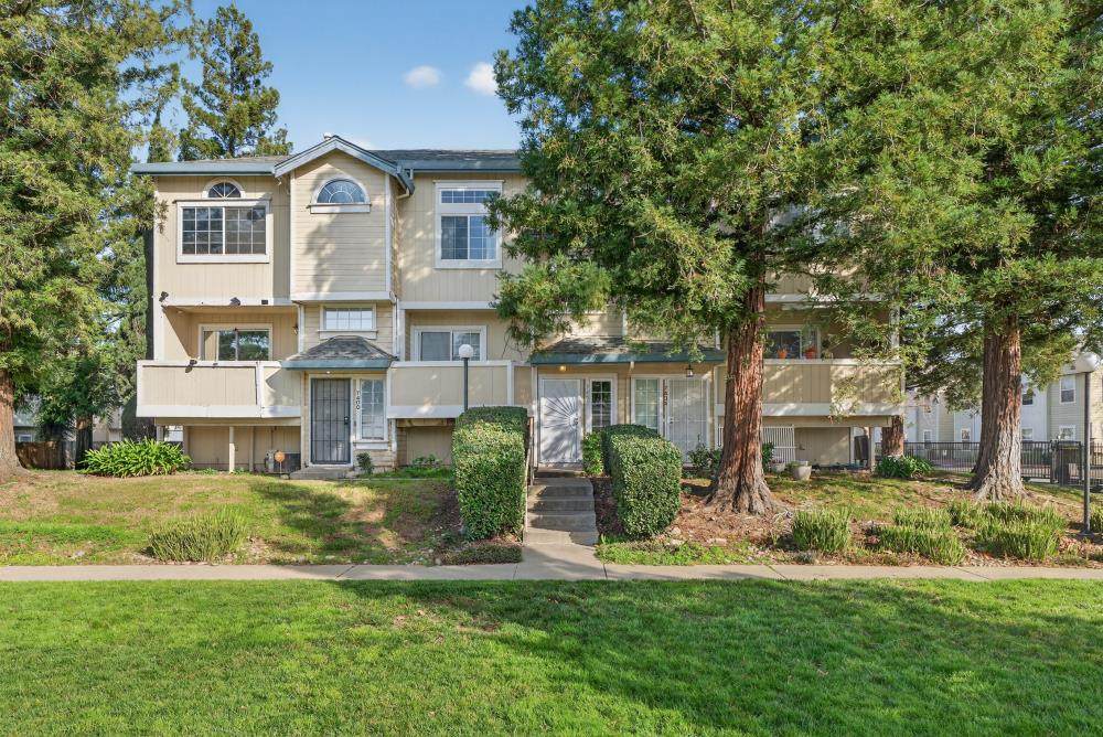 7402 Kallie Kay Ln - Photo 1