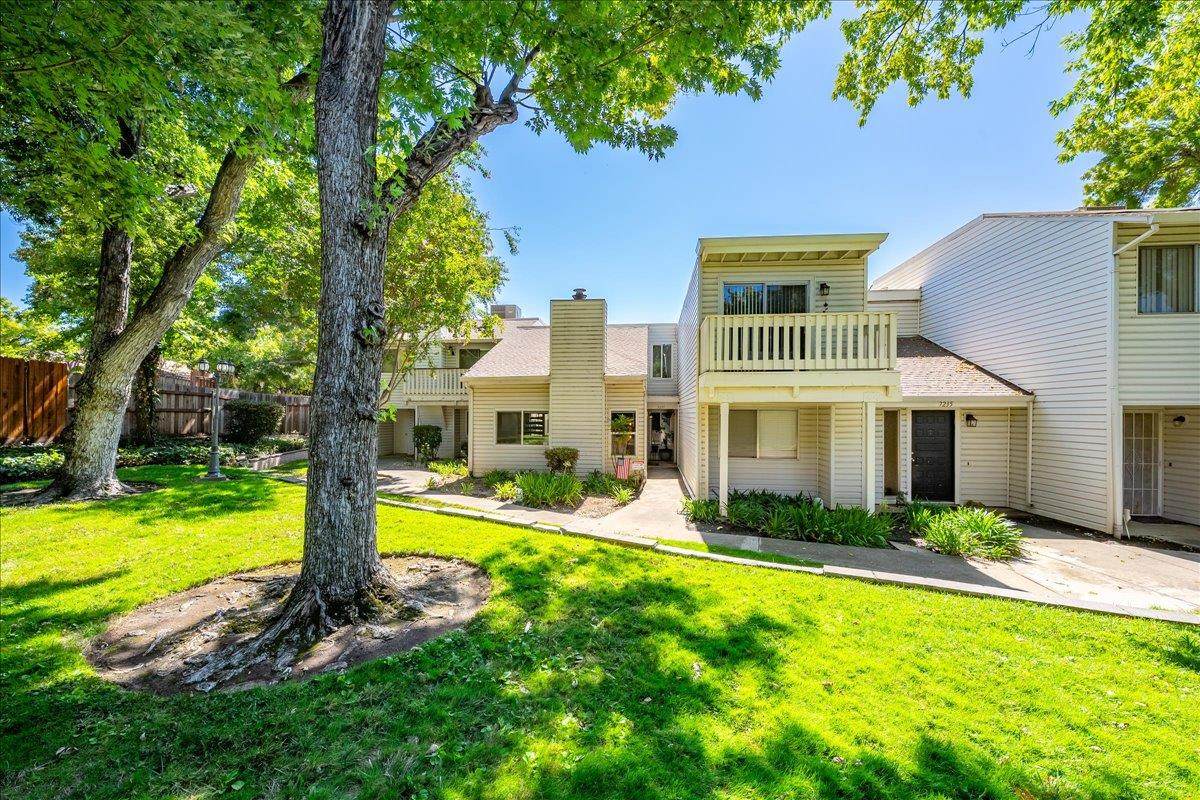 7237 Cinnamon Circle - Photo 1