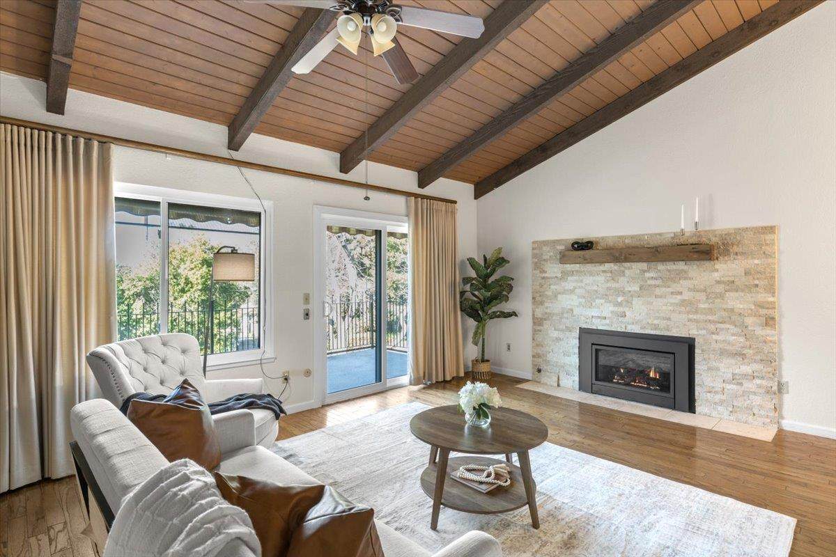 228 Foresthill Ave - Photo 1