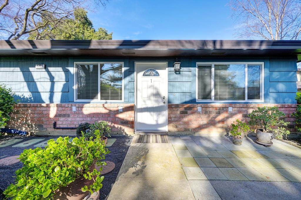 1703 Donner Avenue - Photo 1