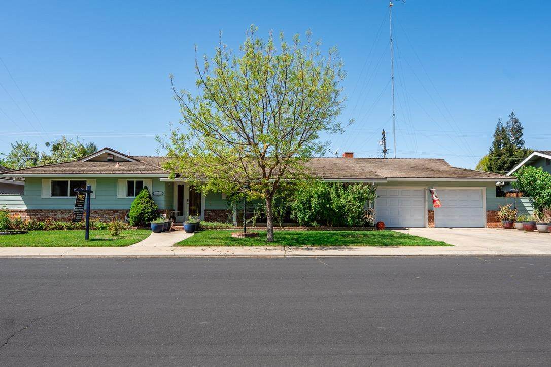 3409 Mansfield Lane - Photo 1