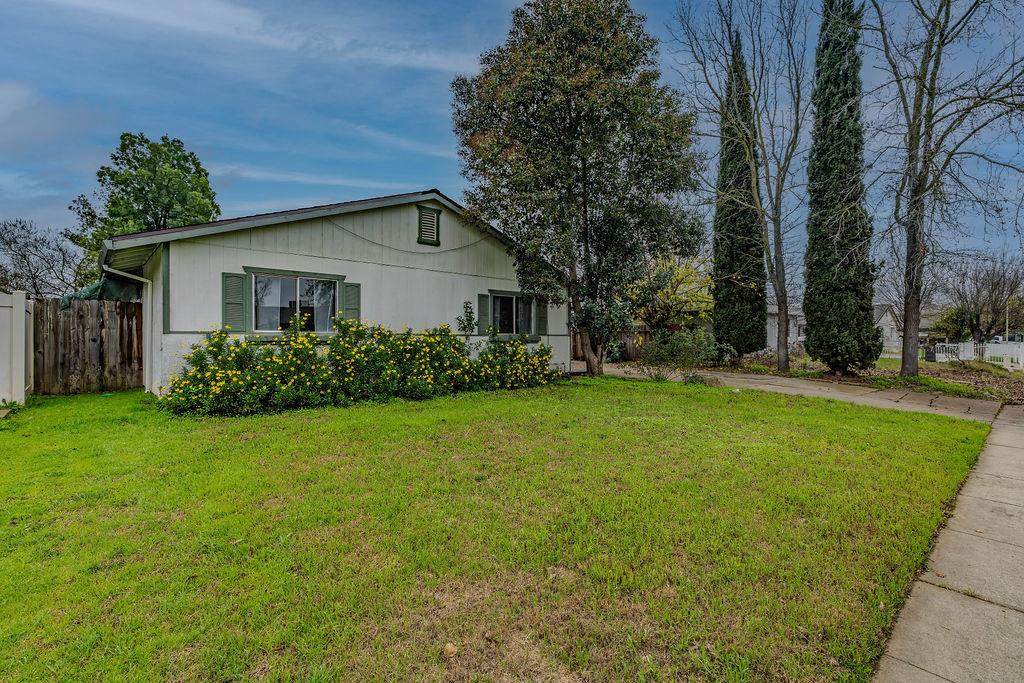 104 Wildflower Drive - Photo 1