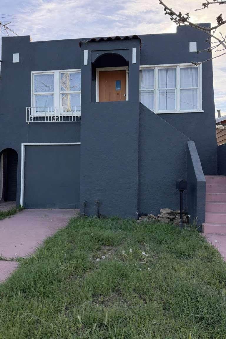 670 30th Street - Photo 1