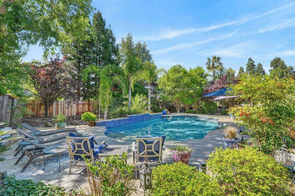 https://bt-photos.global.ssl.fastly.net/sacramento/orig_boomver_1_561060678-2.jpg