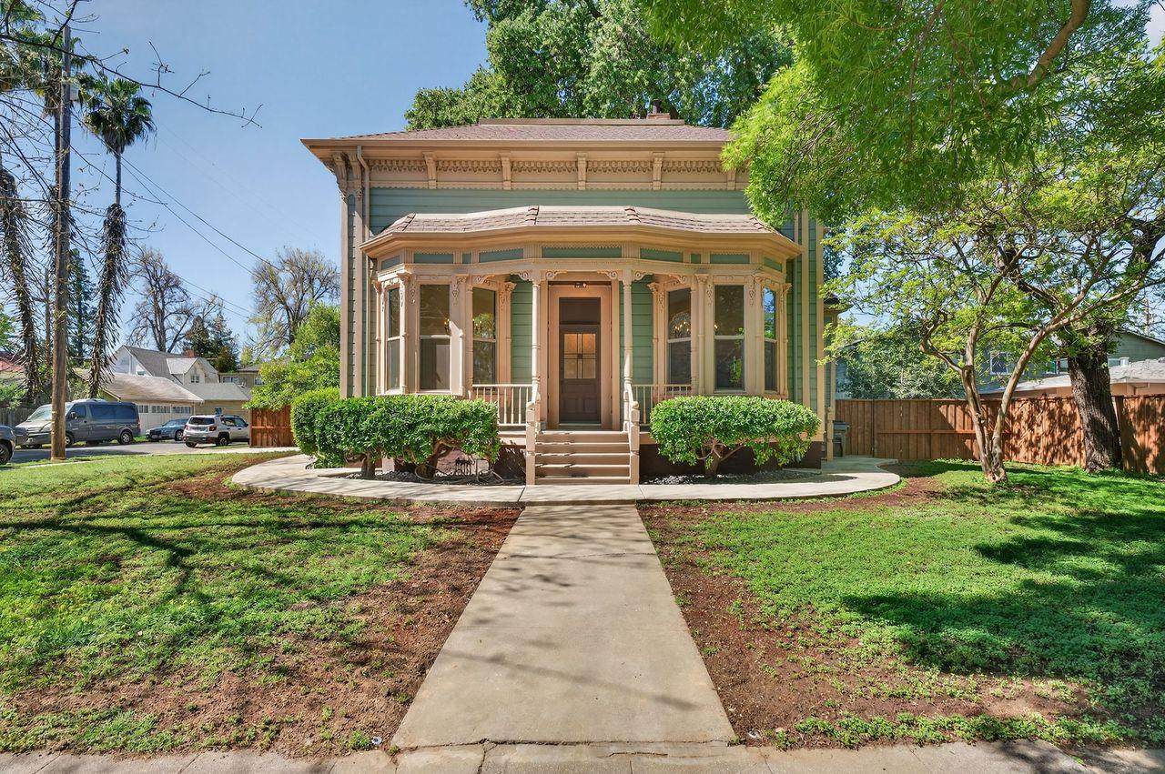 620 2nd Street - Photo 1