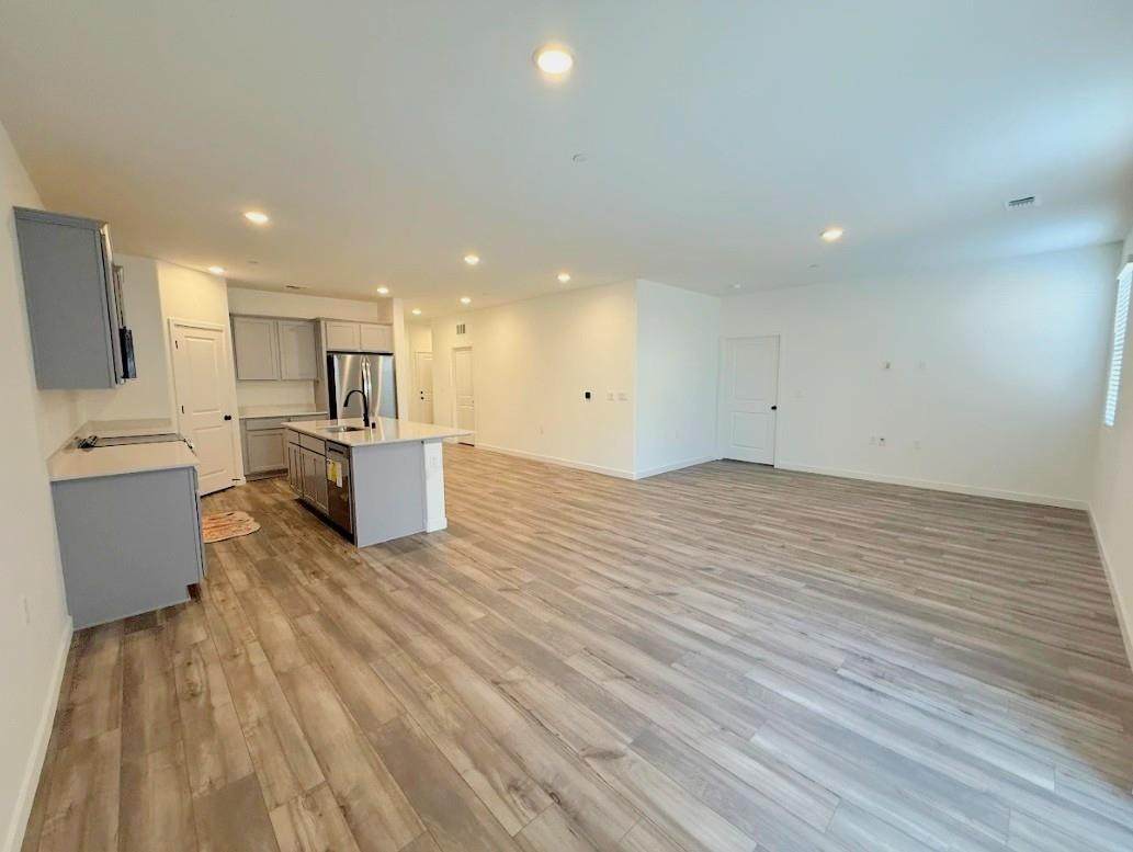 https://bt-photos.global.ssl.fastly.net/sacramento/orig_boomver_1_561061568-2.jpg