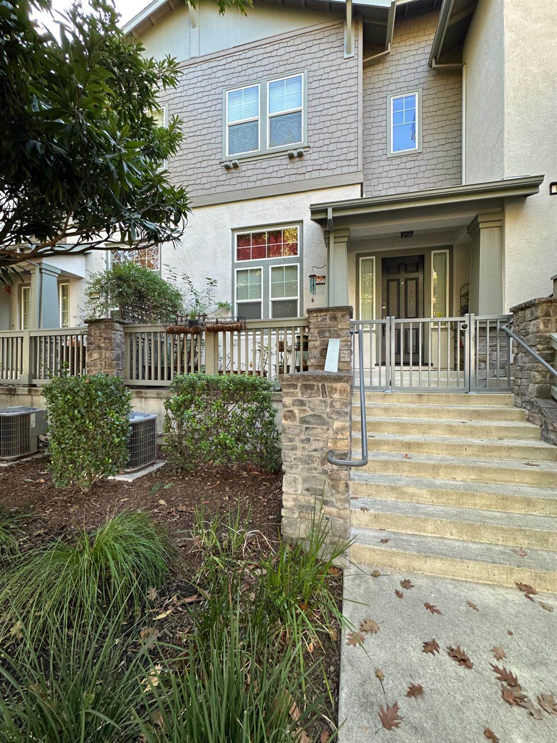 https://bt-photos.global.ssl.fastly.net/sacramento/orig_boomver_1_561062587-2.jpg
