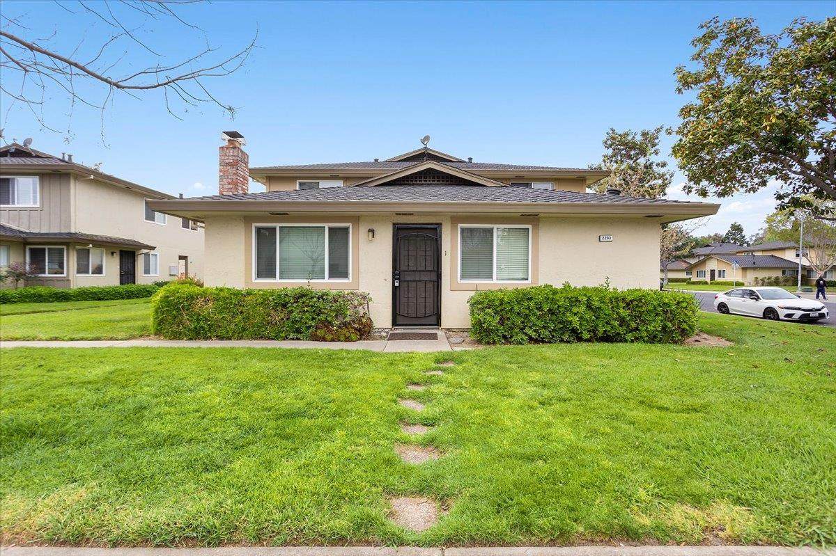 2203 Peacock Place - Photo 1