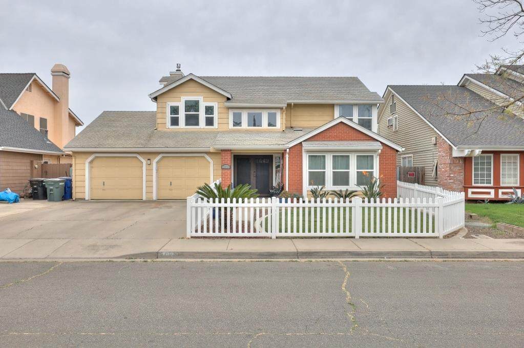2820 Glasgow Drive - Photo 1
