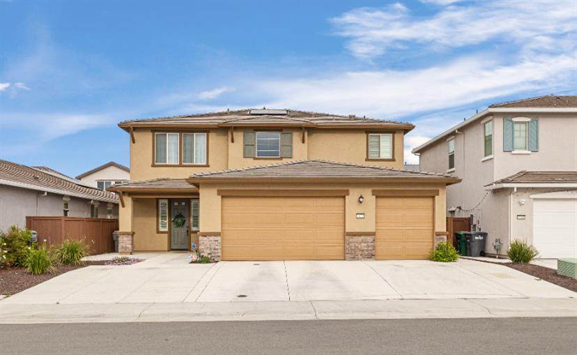 1072 Blue Range Way - Photo 1