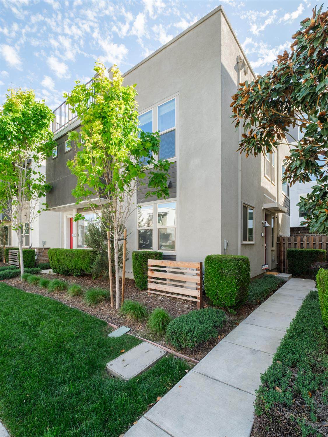 https://bt-photos.global.ssl.fastly.net/sacramento/orig_boomver_1_561068336-2.jpg