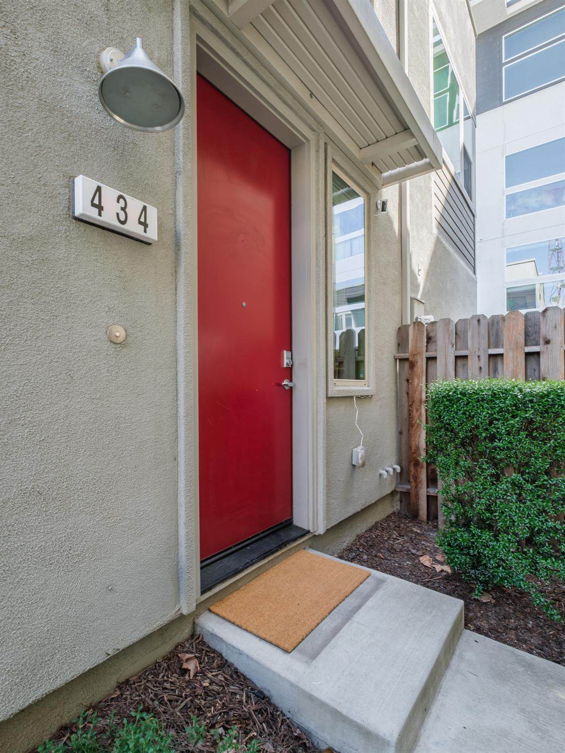 https://bt-photos.global.ssl.fastly.net/sacramento/orig_boomver_1_561068336-2.jpg