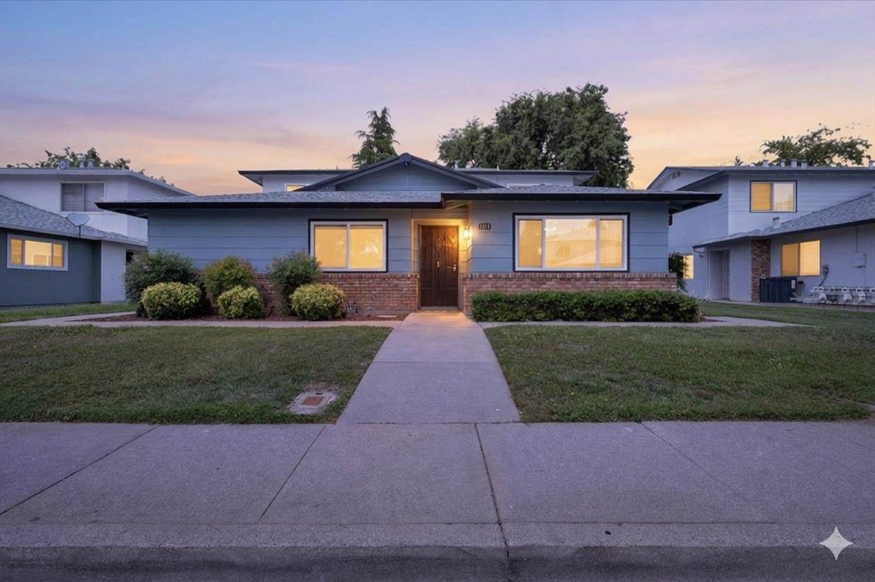 1217 Casita Drive - Photo 1