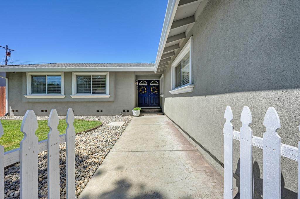 https://bt-photos.global.ssl.fastly.net/sacramento/orig_boomver_1_561096493-2.jpg