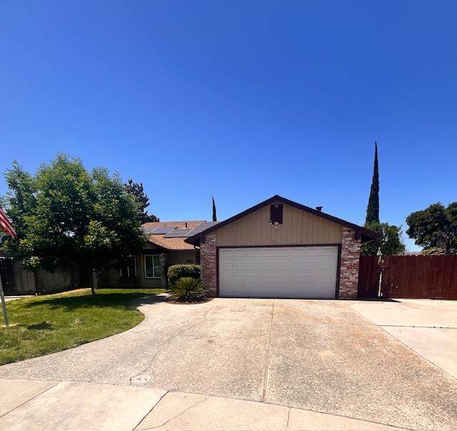 6104 Chickasaw Court - Photo 1