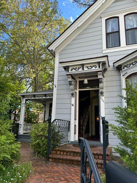 523 Broad Street - Photo 1