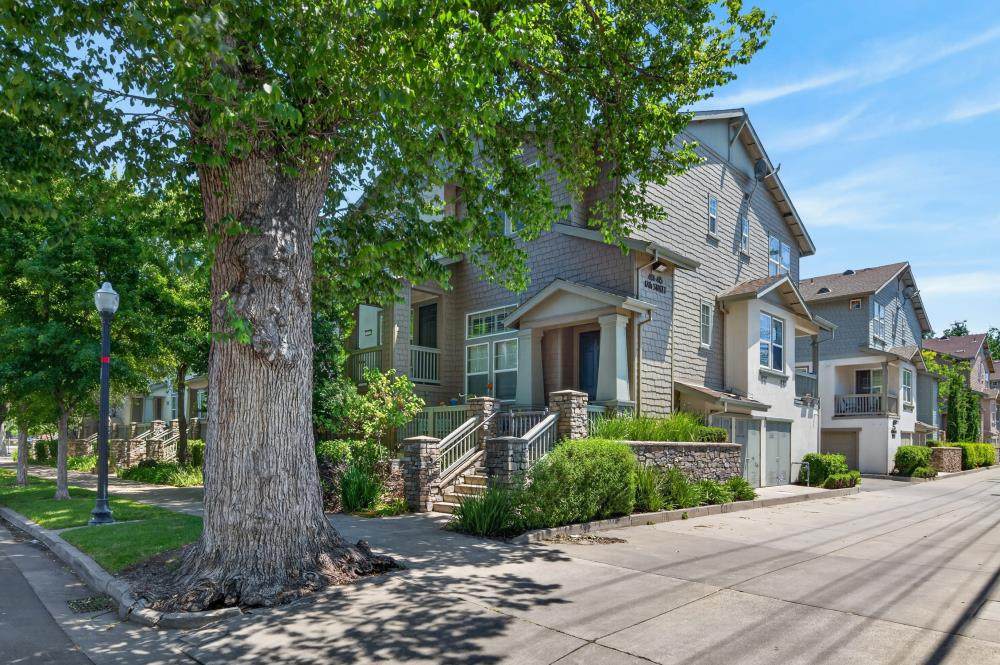 413 17th Street - Photo 1