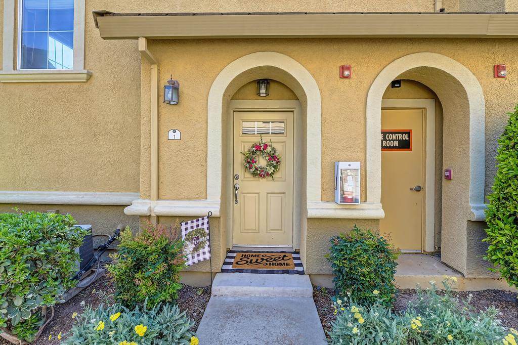 https://bt-photos.global.ssl.fastly.net/sacramento/orig_boomver_1_561100824-2.jpg