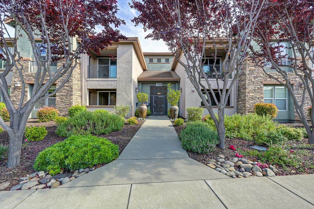 1530 Topanga Lane - Photo 1