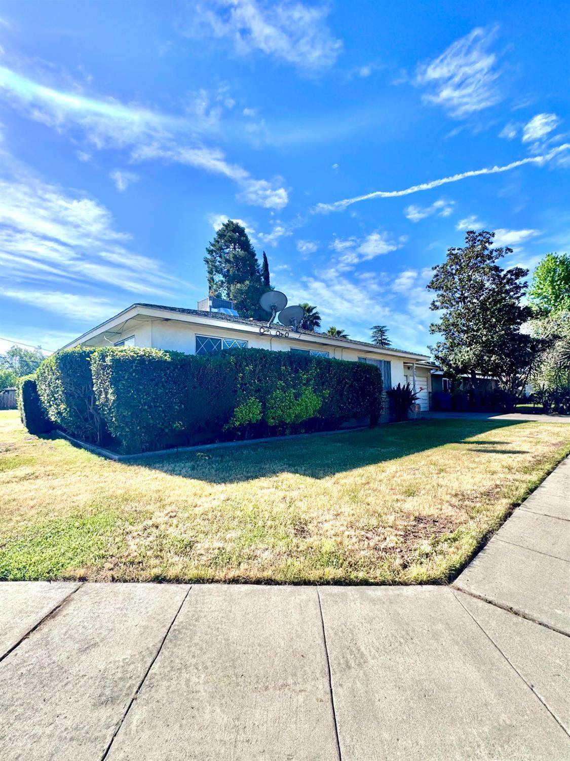 https://bt-photos.global.ssl.fastly.net/sacramento/orig_boomver_1_561168935-2.jpg