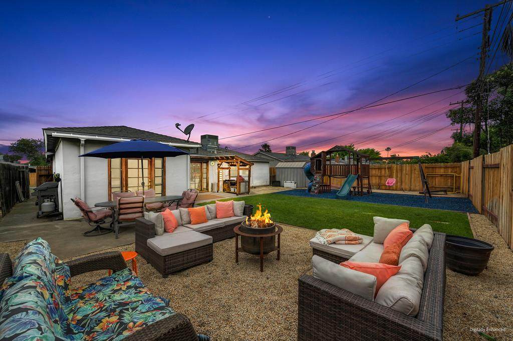 1204 Shadowglen Road - Photo 1