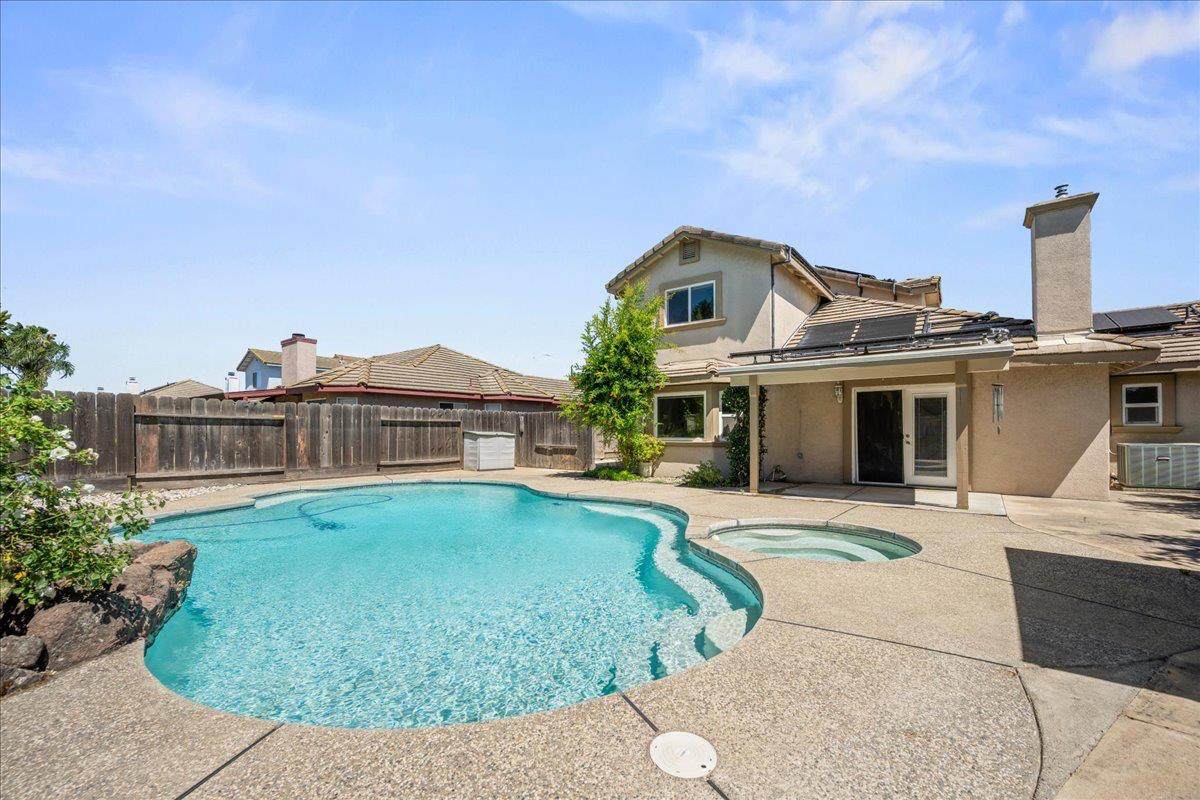260 Patricia Place - Photo 1