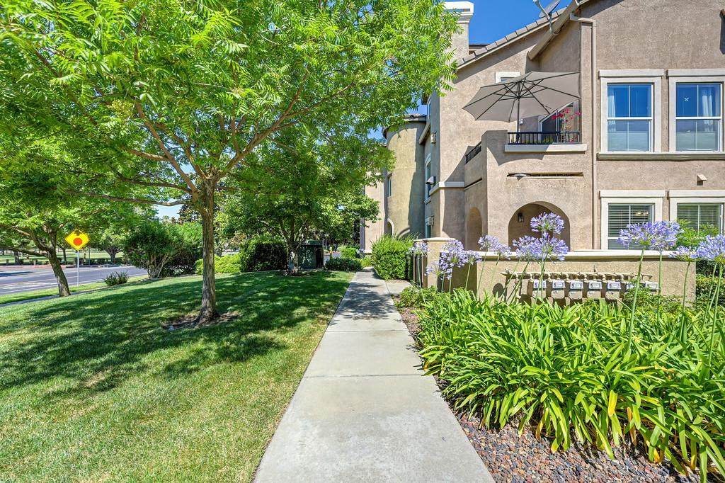 https://bt-photos.global.ssl.fastly.net/sacramento/orig_boomver_1_561178533-2.jpg