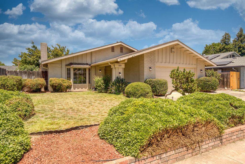 3333 Mesquite Way - Photo 1