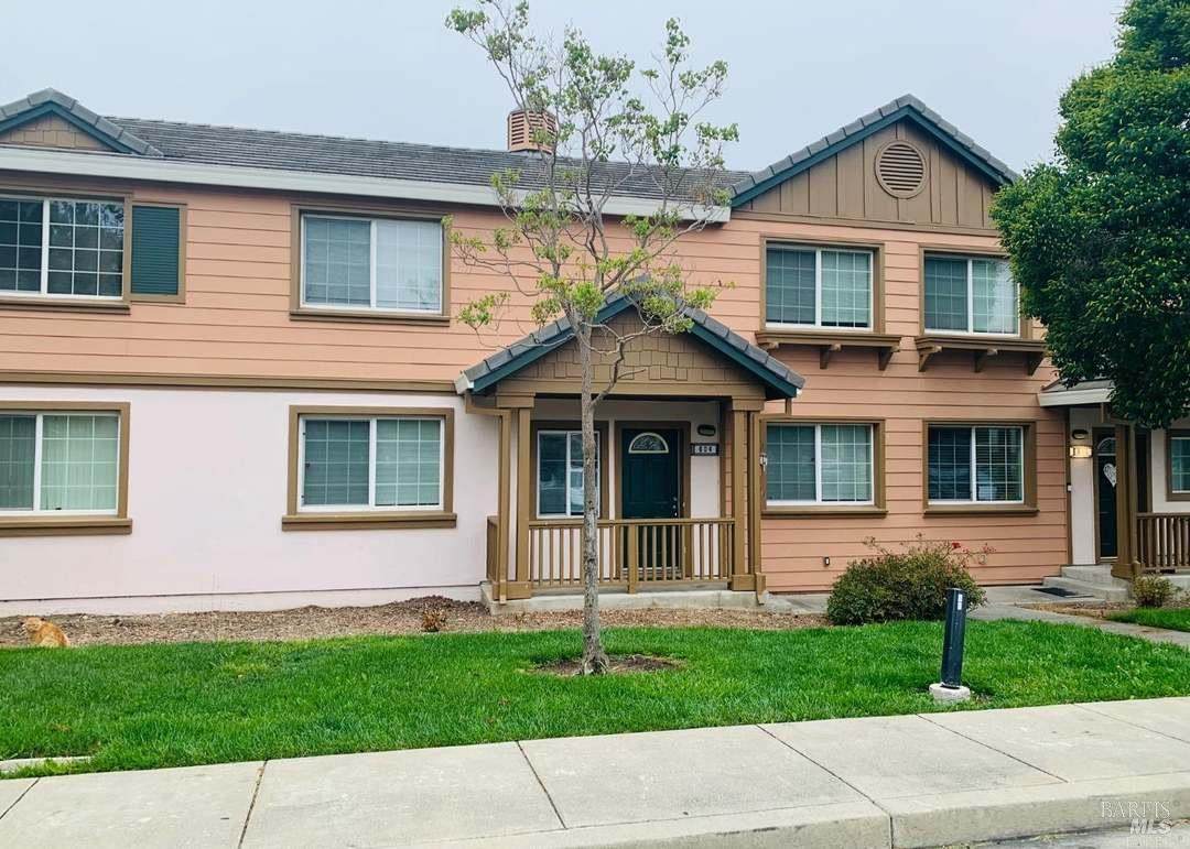 604 Daniels Avenue - Photo 1