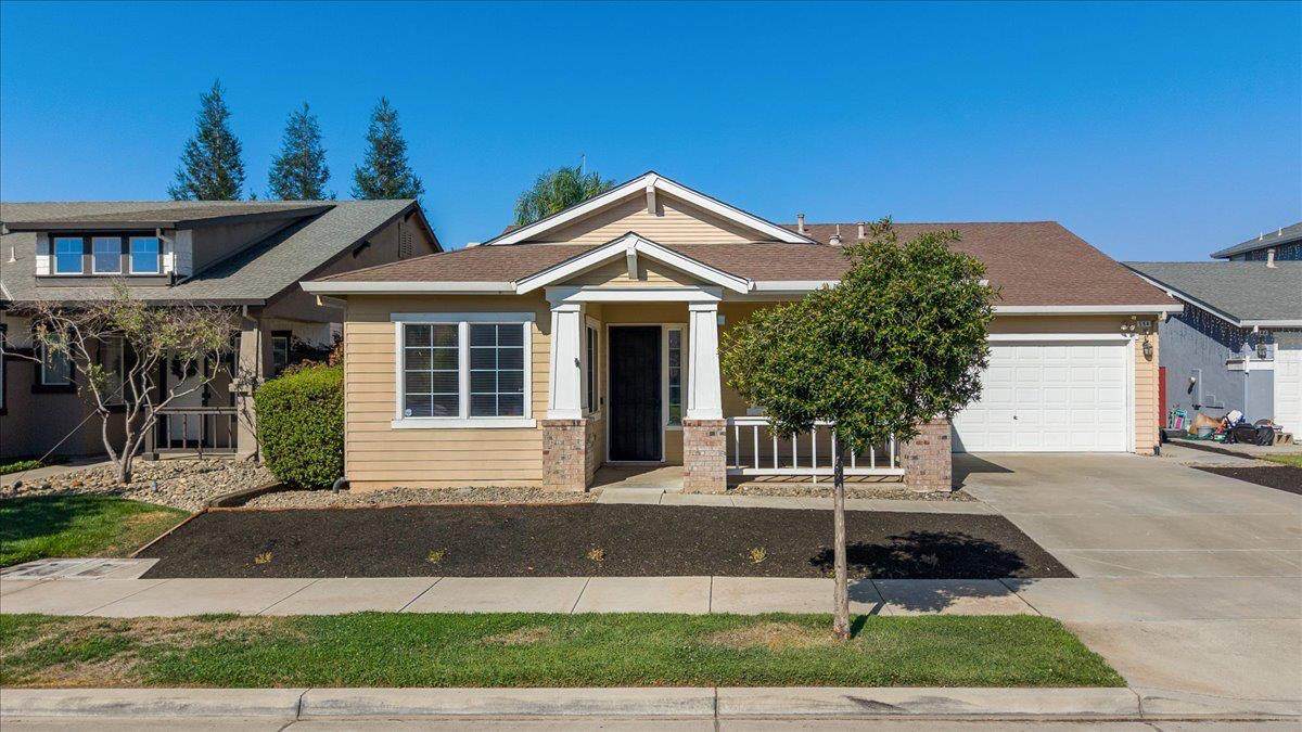 564 Old Bluff Court - Photo 1