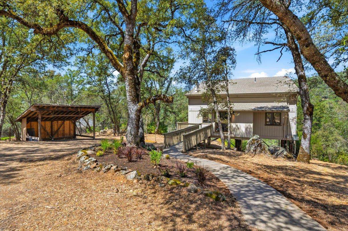 17500 Winding Oaks Road - Photo 1