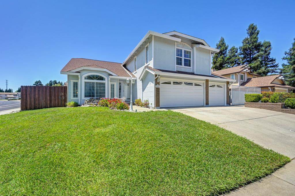 8996 Purple Martin Way - Photo 1