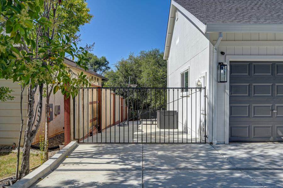 https://bt-photos.global.ssl.fastly.net/sacramento/orig_boomver_1_561187284-2.jpg