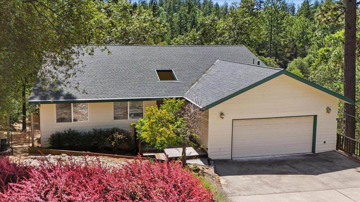 16891 Patricia Way - Photo 1