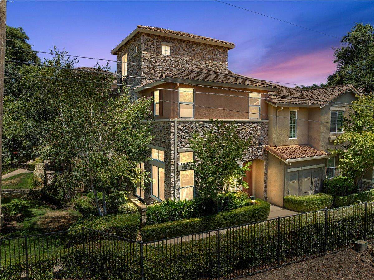 2580 El Camino Avenue - Photo 1