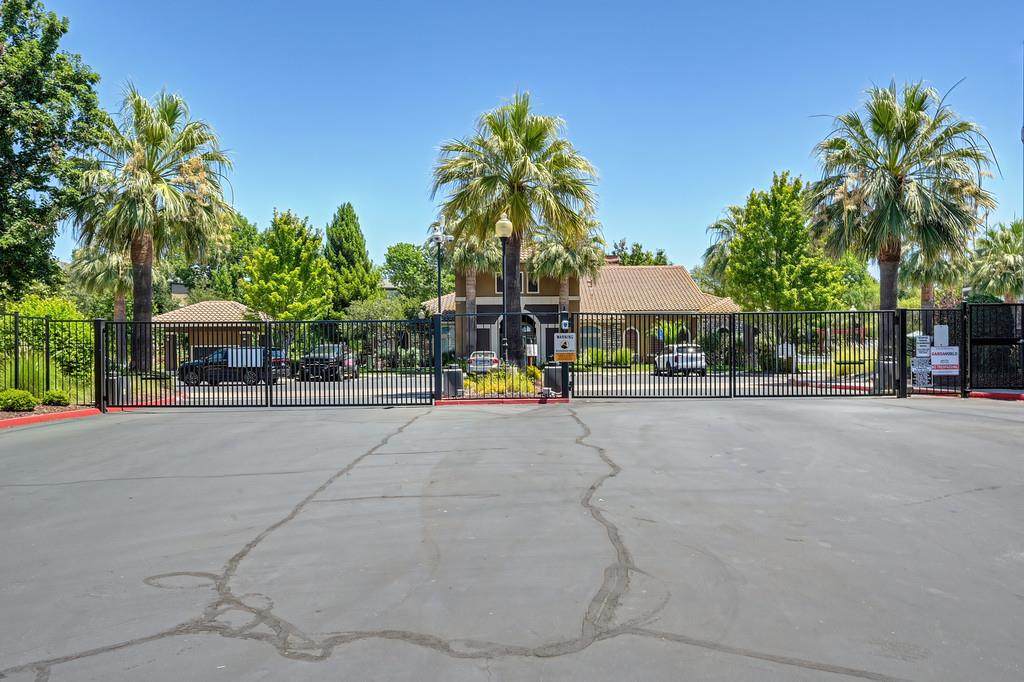 https://bt-photos.global.ssl.fastly.net/sacramento/orig_boomver_1_561191790-2.jpg