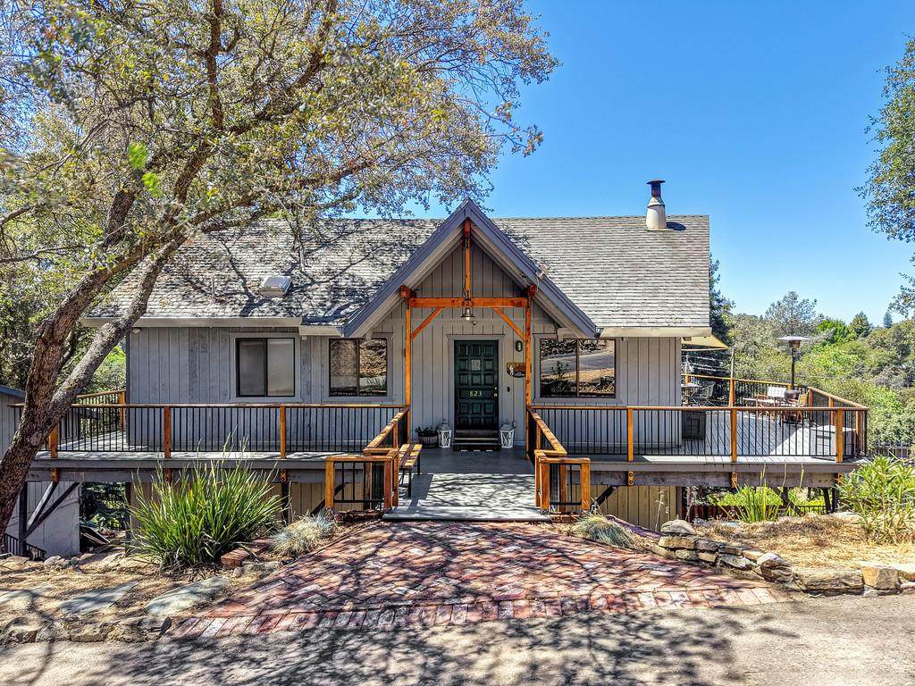 823 Bonita Drive - Photo 1
