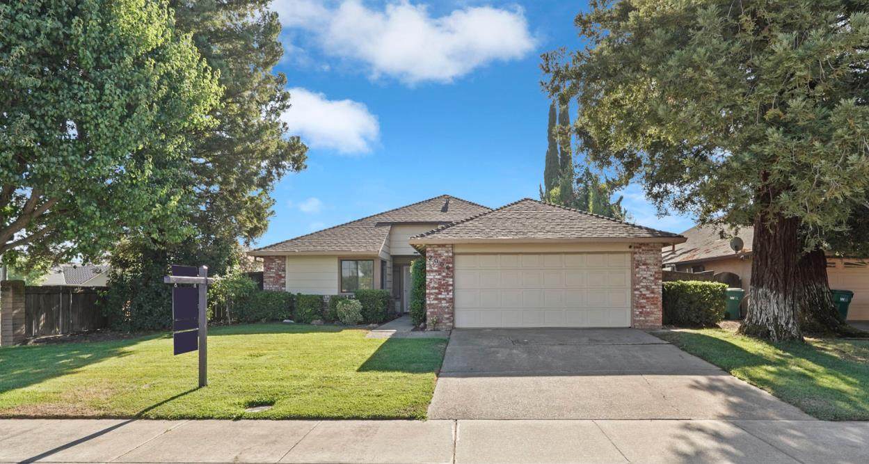 2000 Thrush Court - Photo 1