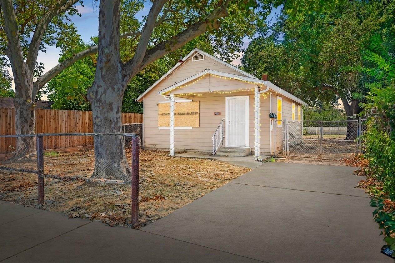 3824 25th Avenue - Photo 1